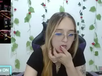 Liaroberts1  live sex cam