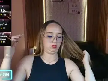 Liaroberts1  live sex cam