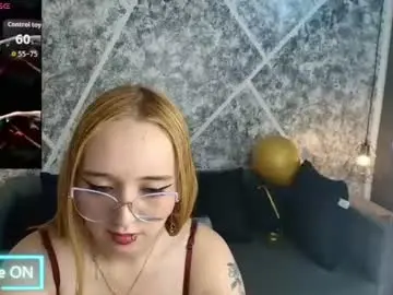 Liaroberts1  live sex cam