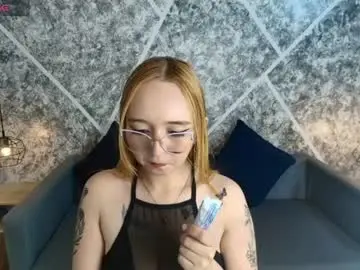Liaroberts1  live sex cam