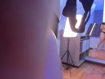 Mia_honey23  live sex cam