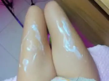Neftis_tay  live sex cam