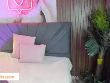 Neftis_tay  live sex cam