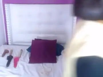 Tiny_whore18  live sex cam