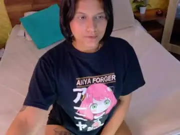 Tiny_whore18  live sex cam