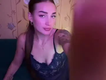 Winnieedmonds  live sex cam