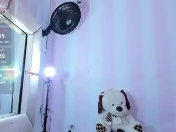 Yeinsoliveros  live sex cam