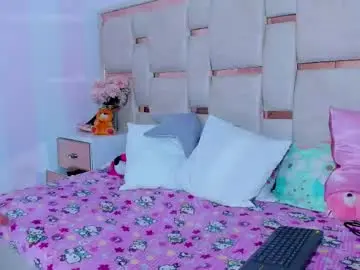 Yeinsoliveros  live sex cam