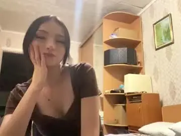 Evelinee11  live sex cam