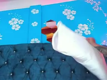 Issa_clark1  live sex cam