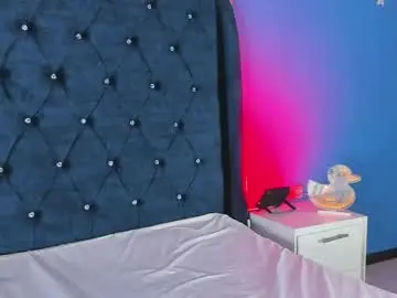 Issa_clark1  live sex cam