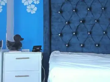 Issa_clark1  live sex cam