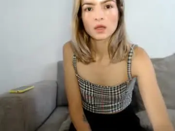 Littlebell44  live sex cam