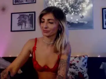 Prettyalmaa  live sex cam
