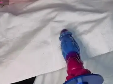 Sweetpuddles  live sex cam