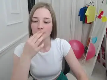 Bree_sky  live sex cam