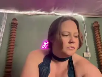 Hotmomboss  live sex cam