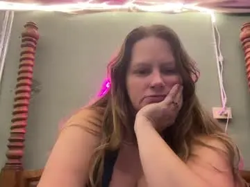 Hotmomboss  live sex cam