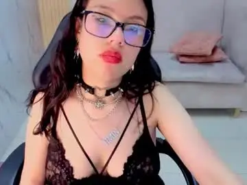 Luana_s  live sex cam