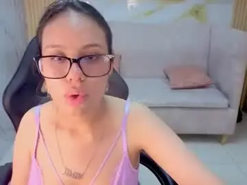 Luana_s  live sex cam