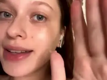 Moltenpeach  live sex cam
