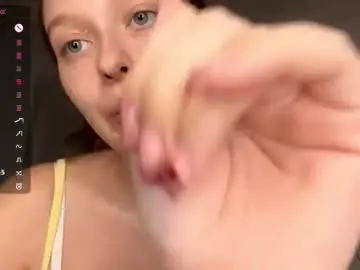Moltenpeach  live sex cam