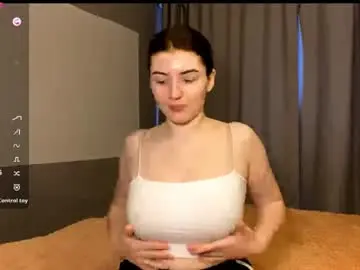 Moltenpeach  live sex cam