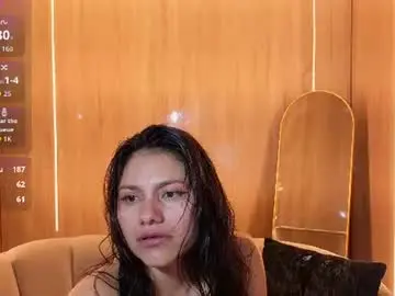 Roxy_luxe_tf  live sex cam