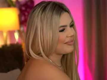 Sophieboobsx  live sex cam