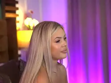 Sophieboobsx  live sex cam