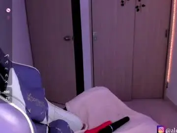Ale_petitee  live sex cam