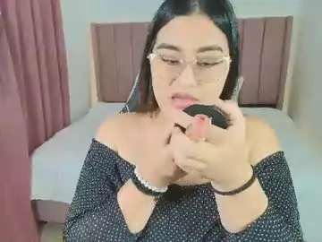 Alessia_blazee  live sex cam
