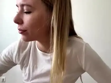 Bebravee  live sex cam