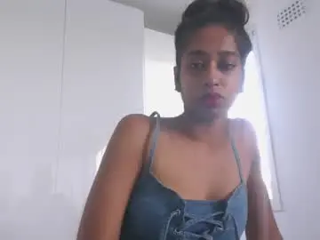 Indanbella19  live sex cam