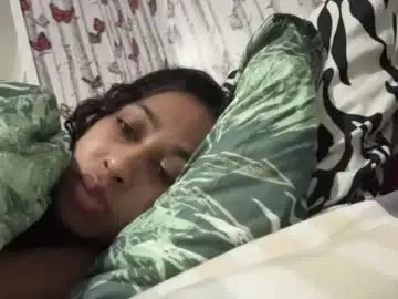 Indanbella19  live sex cam
