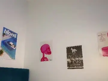 Krisss__kisss  live sex cam