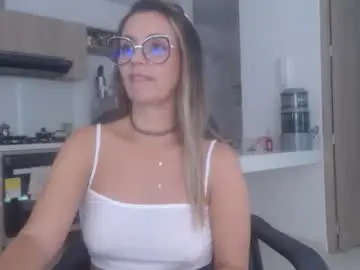 Latinpaprika  live sex cam