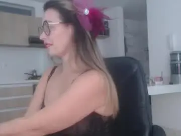 Latinpaprika  live sex cam