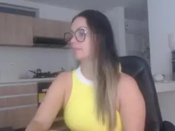 Latinpaprika  live sex cam