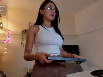 Lucia_brown_  live sex cam