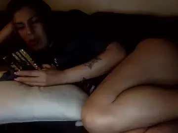 Milfsfreaky69  live sex cam