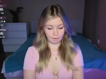 Pawsclawws  live sex cam