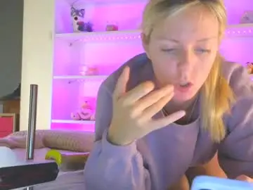 Chiaretta99  live sex cam