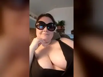 Clearblueseason  live sex cam