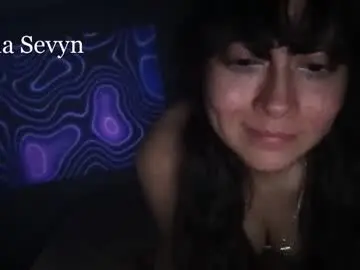 Lunasevyn  live sex cam