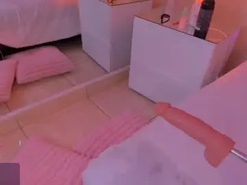 Megan_thompsoon1  live sex cam