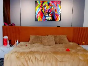 Naugthy_pitite  live sex cam