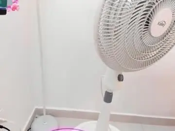 Adela_chase  live sex cam