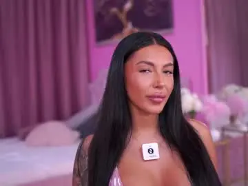 Aishaadevoe  live sex cam