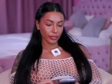 Aishaadevoe  live sex cam